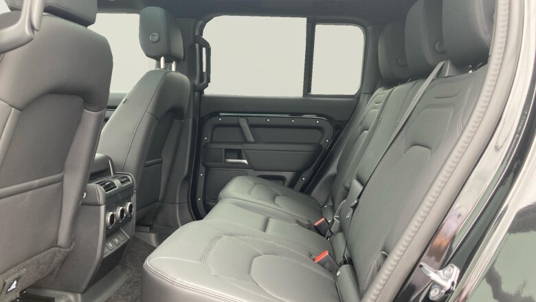 Land Rover Defender 3.0 D350 X-Dynamic SE 130 5dr Auto [8 Seat] Diesel Estate